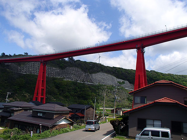 米山大橋（高さ５３ｍ）
